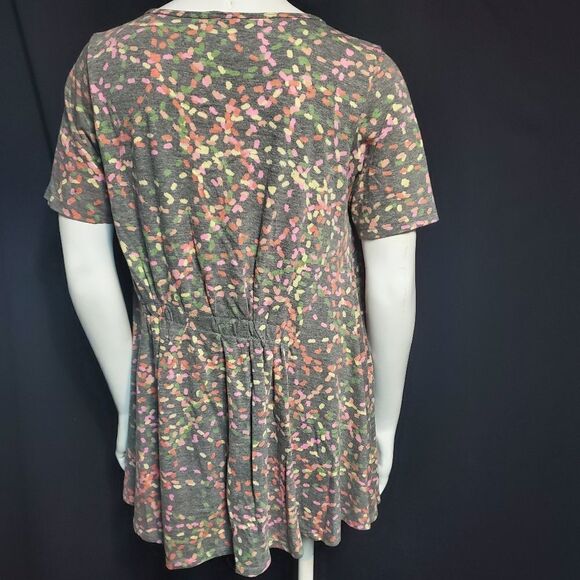 LuLaRoe Gray Patterned Top (S) - Picture 4 of 5